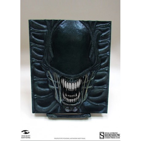 Alien Book The Weyland-Yutani Report Collectors Edition
