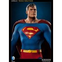 DC Comics Estatua Premium Format 1/4 Superman 